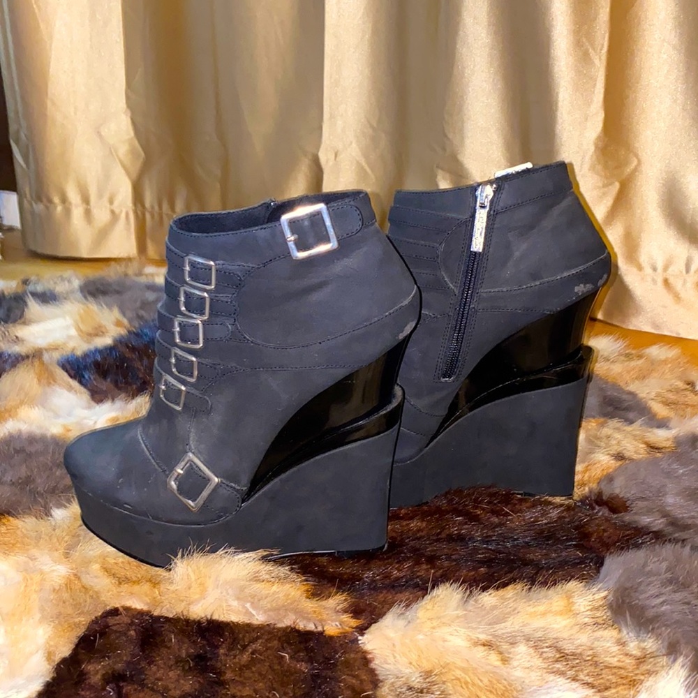 High healed ankle boots